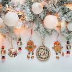 ChristmasTLPLifestyle-341834-site-100422-1x1-XMasOrnaments.jpg
